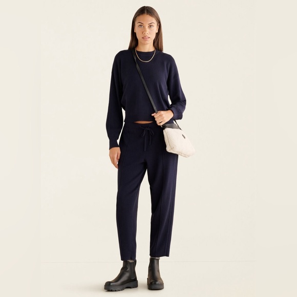 ROOTS JUNCTION CHELSEA LEATHER BOOTS WOMENS Sz 7 BLACK COLOR - Picture 3 of 17